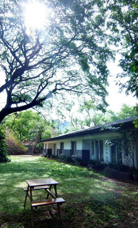 Mint Koregaon Park Next To Osho Ashram Пуна Экстерьер фото